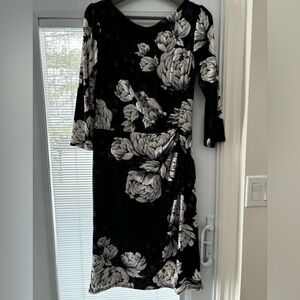 EUC Ladies floral 3/4 sleeve dress